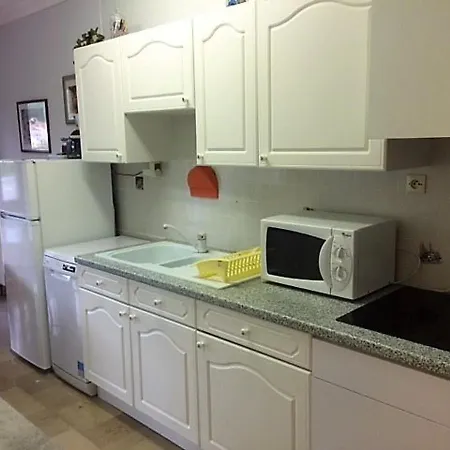 F2 Avec Parking, Terrasse&wifi à Amélie-les-bains, Animaux Acceptés - Fr-1-703-53 Apartamento